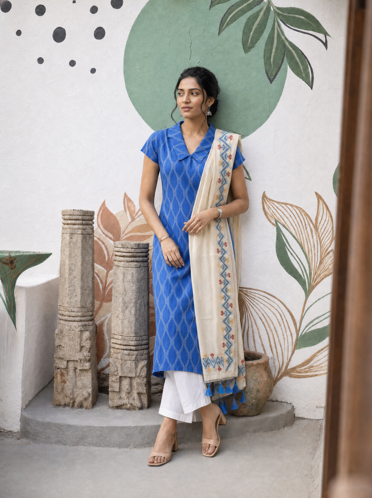Nilaani – Ikat Patterned Handloom Cotton Suit Set in Royal Blue