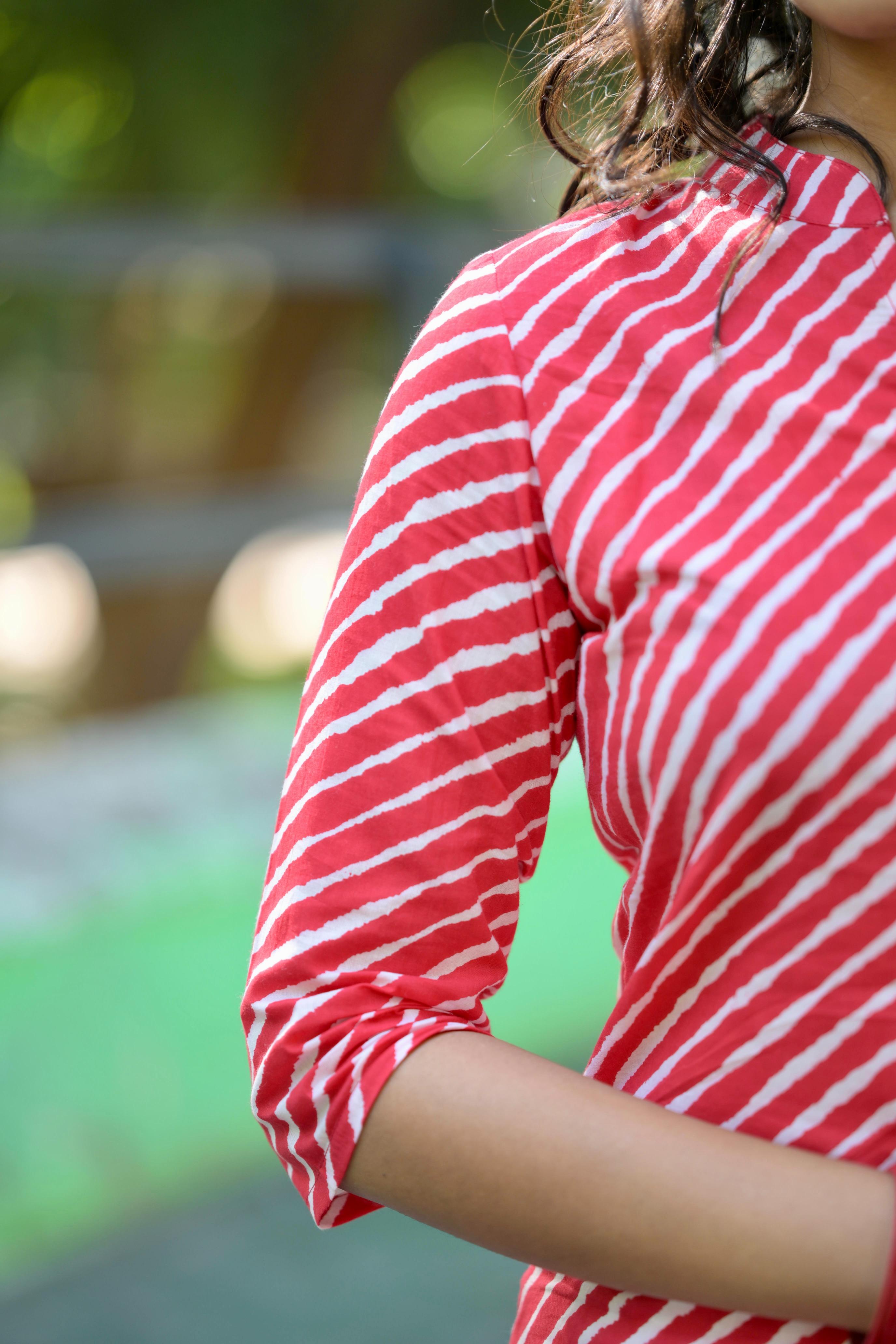 Kurti 98 -  lehriya hand block printed cotton kurta in red & white