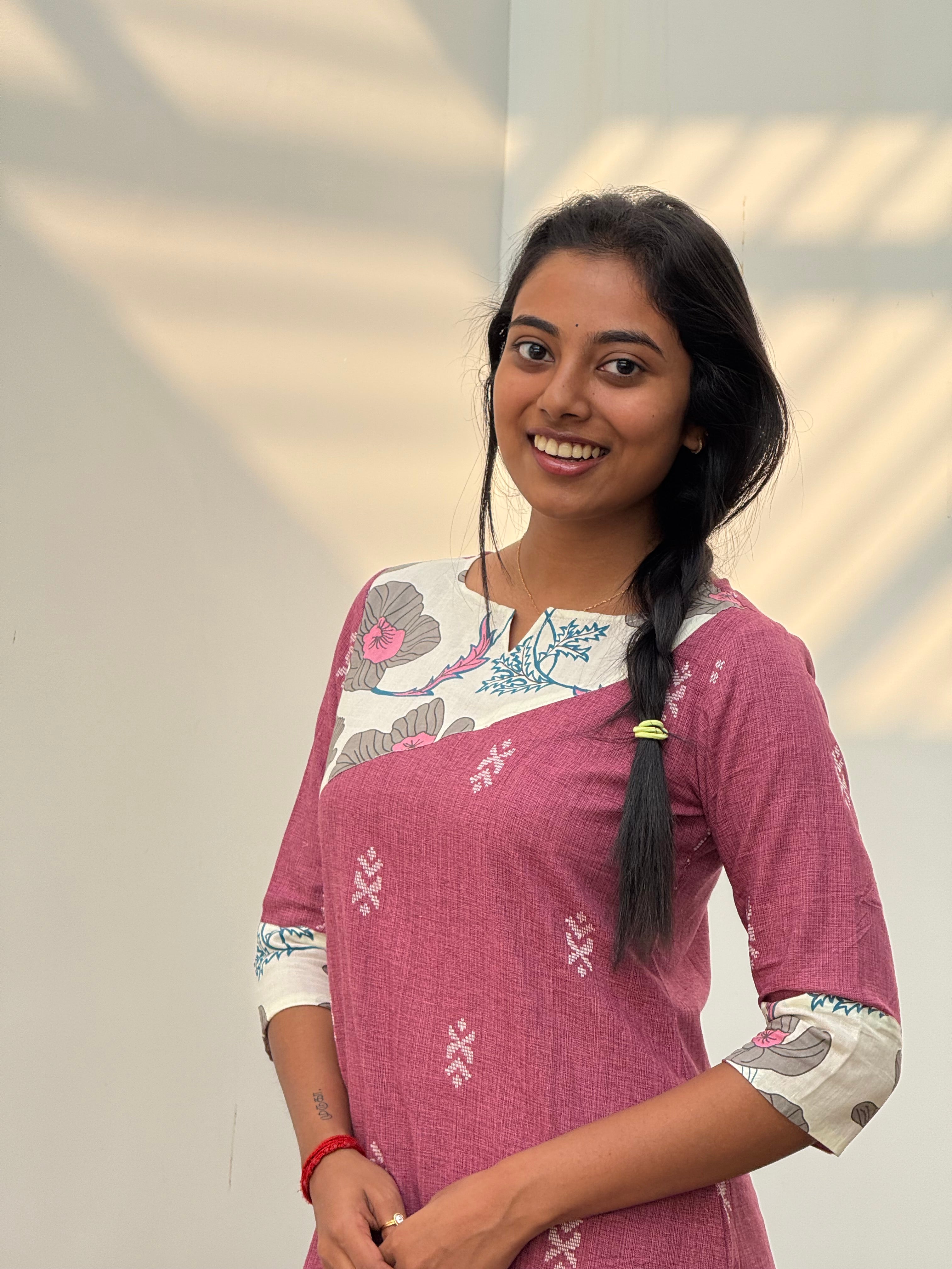 Pattern kurti 52- Handloom cotton kurti in pink & white