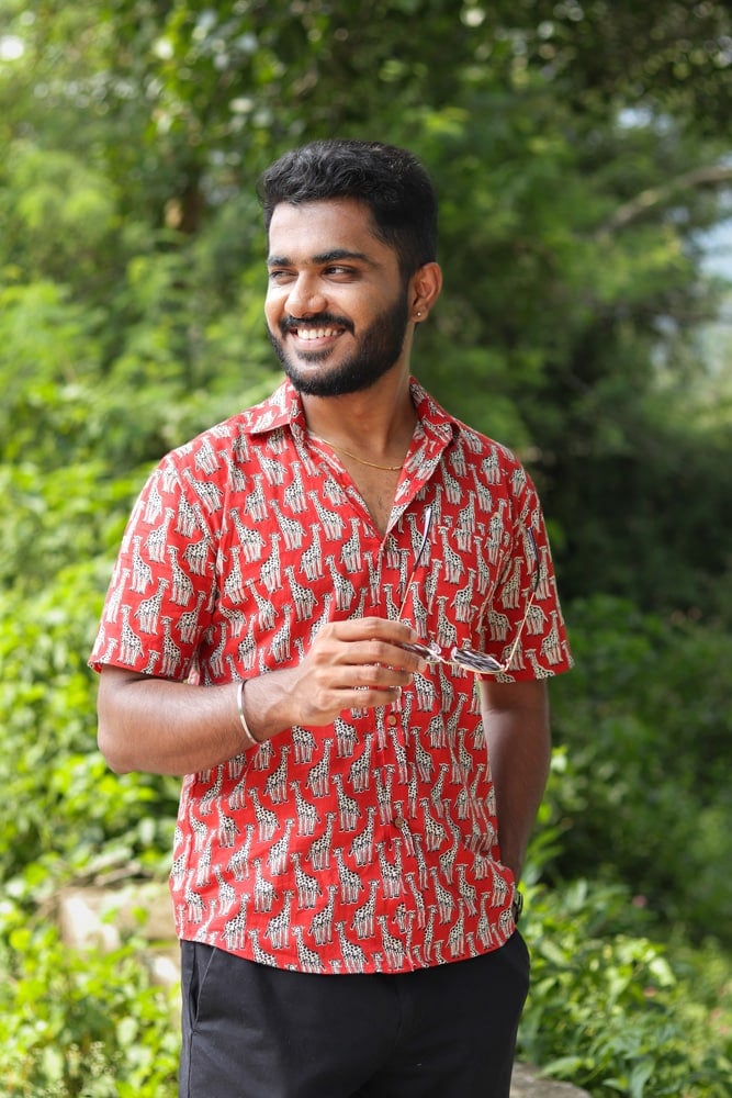 shirt - 5 -  handblock abstract giraffe printed organic cotton shirt in red