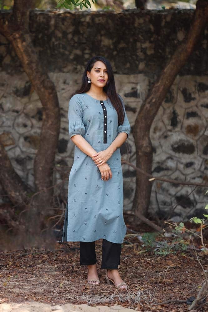 Maaya - handloom cotton with handwoven buttas Kurta set in black