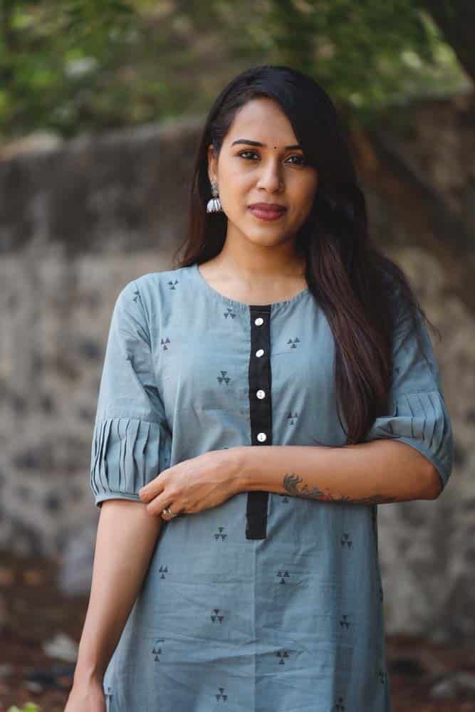Maaya - handloom cotton with handwoven buttas Kurta set in black