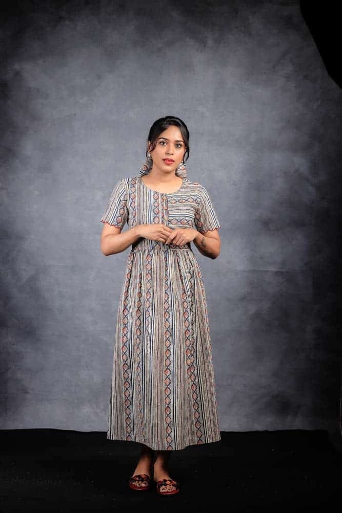 delacroix - Abstract printed cotton gown in blue and red