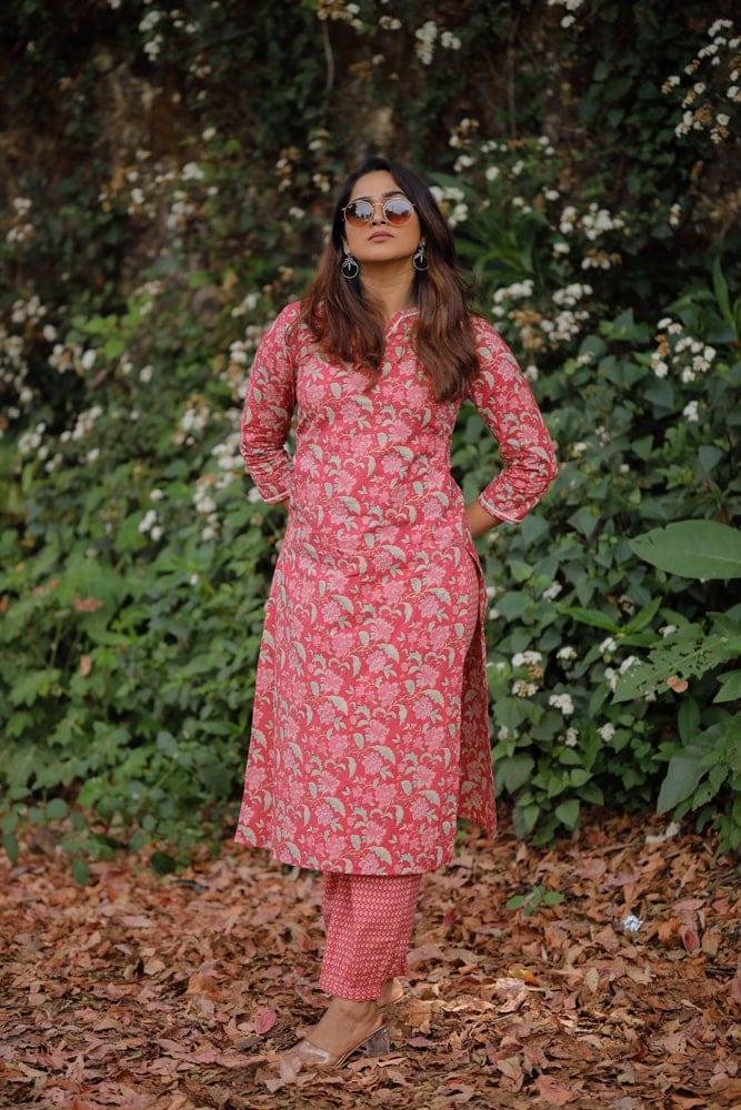 Thrisaa - floral hand block khadi printed cotton kurta set in hot pink