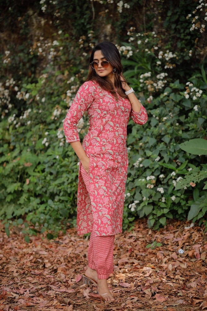 Thrisaa - floral hand block khadi printed cotton kurta set in hot pink