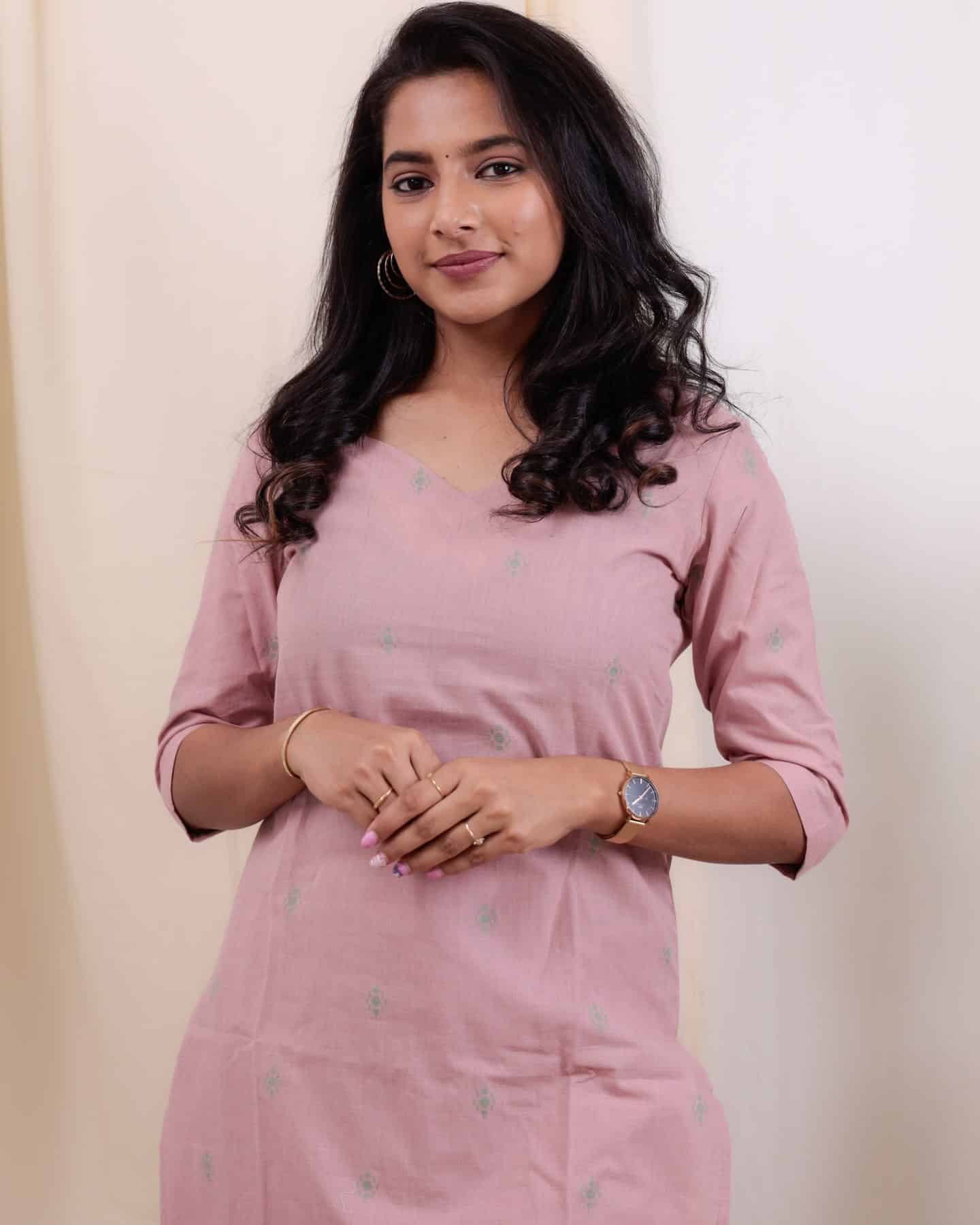 Anupama - handloom cotton kurta set in peach & green