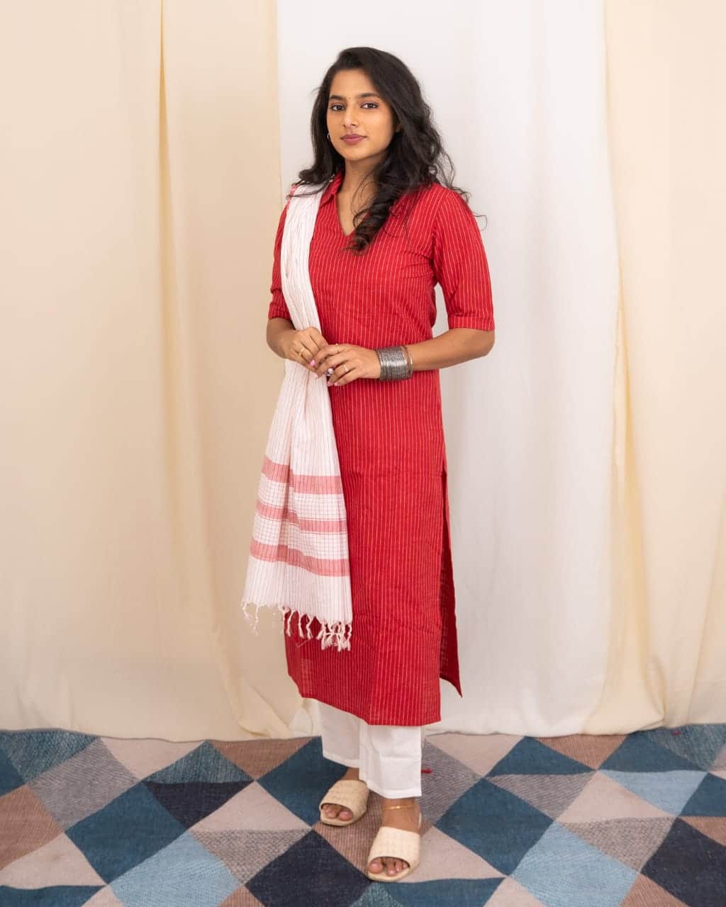 Tanya - Handloom cotton suit set in red and white with handloom cotton dupatta