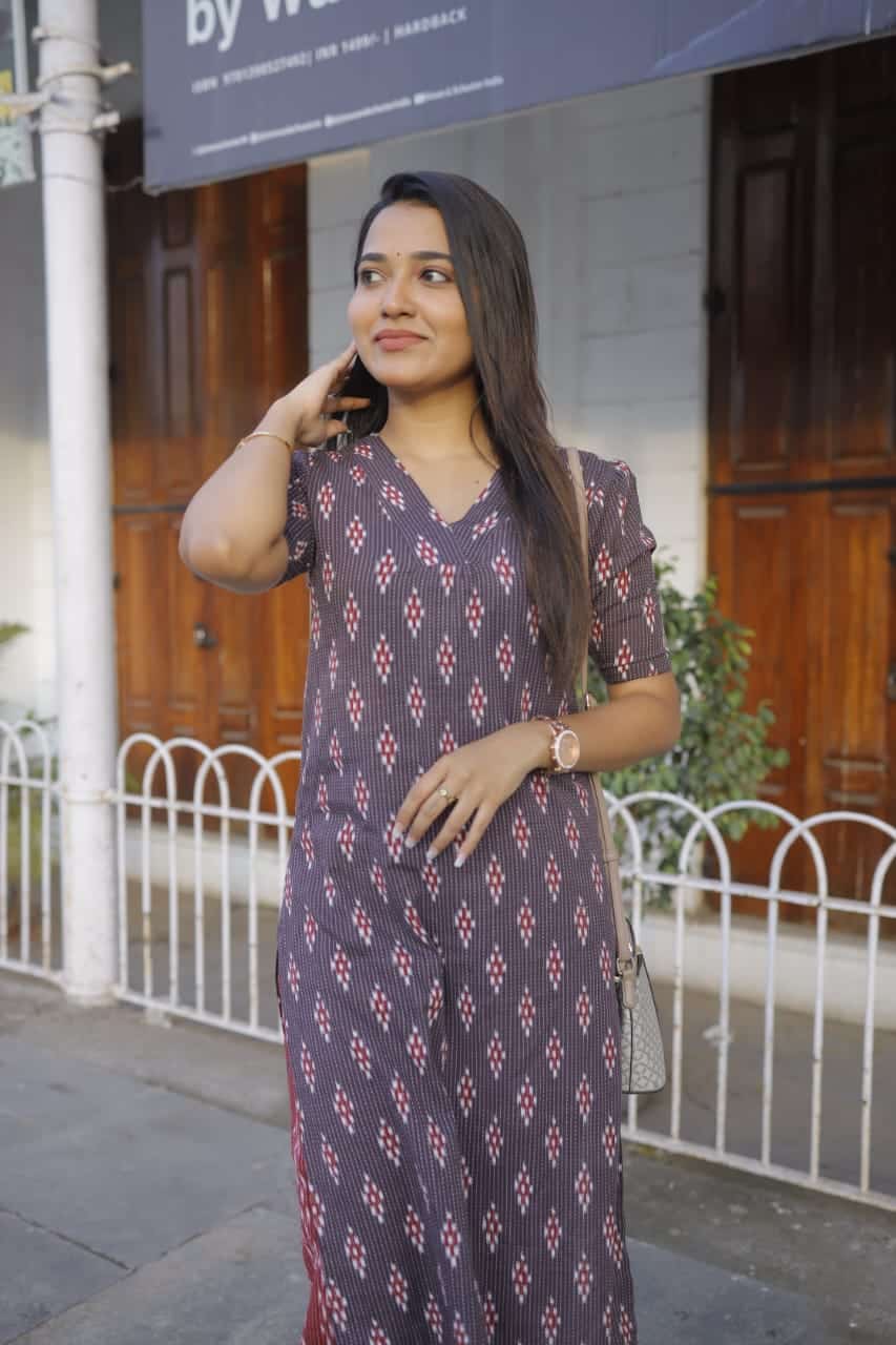 Aashvi - katha embroidered cotton kurta set in brown and maroon