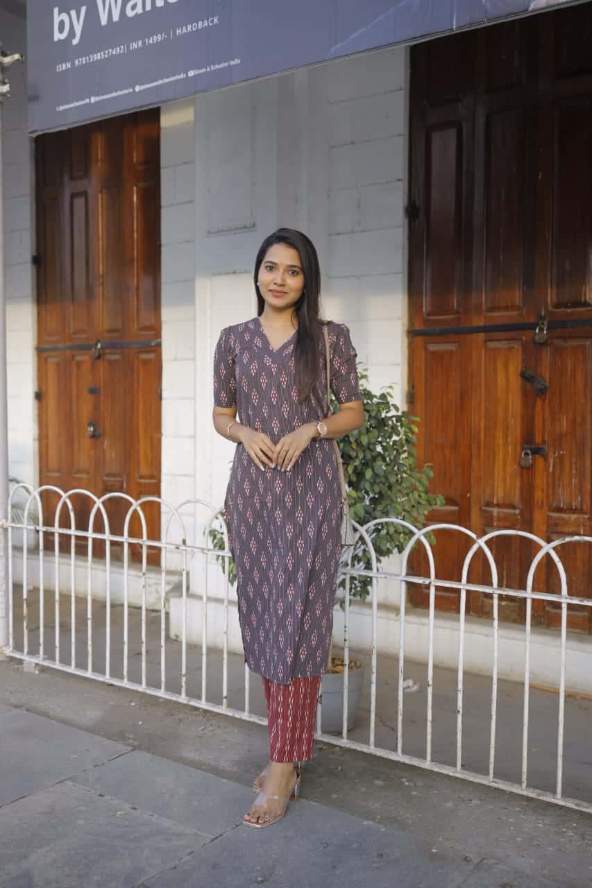 Aashvi - katha embroidered cotton kurta set in brown and maroon
