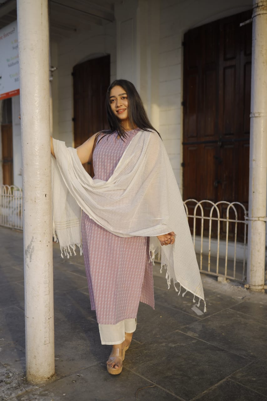 Niyashini (Lilac) - handloom cotton suit set with kota zari dupatta in Lilac and White