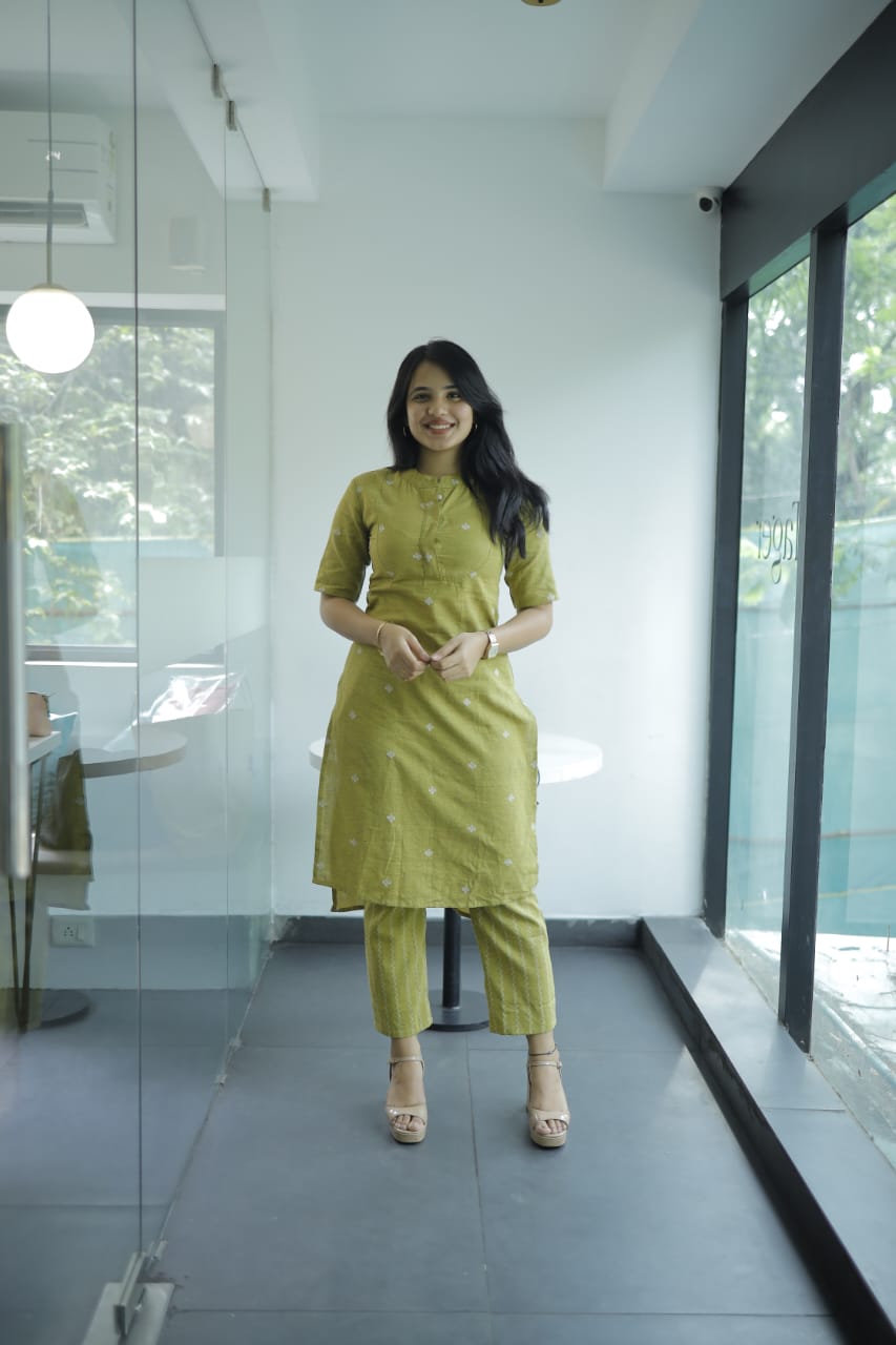 Nirva ( green coord set )- Handloom cotton kurta set in leaf green