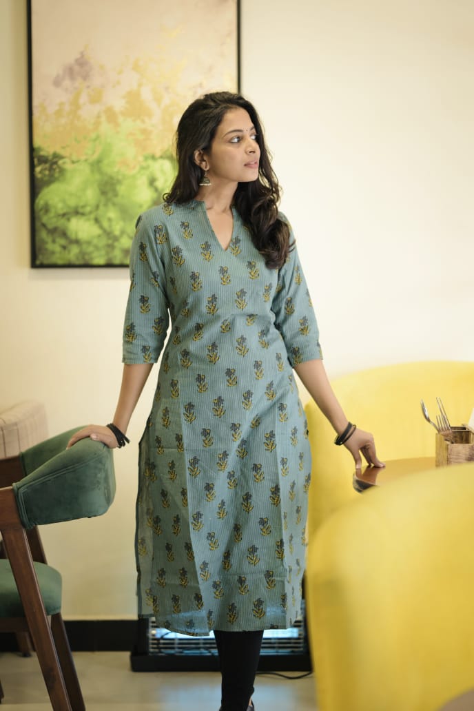 Kurti 89 - Kantha embroideredorganic cotton kurta with stripes in grey and yellow