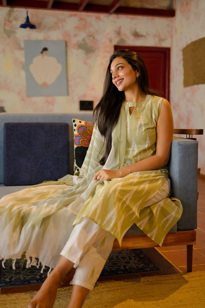 Kani (Green) - Handloom cotton kurta set with dupatta in pistachio green and white