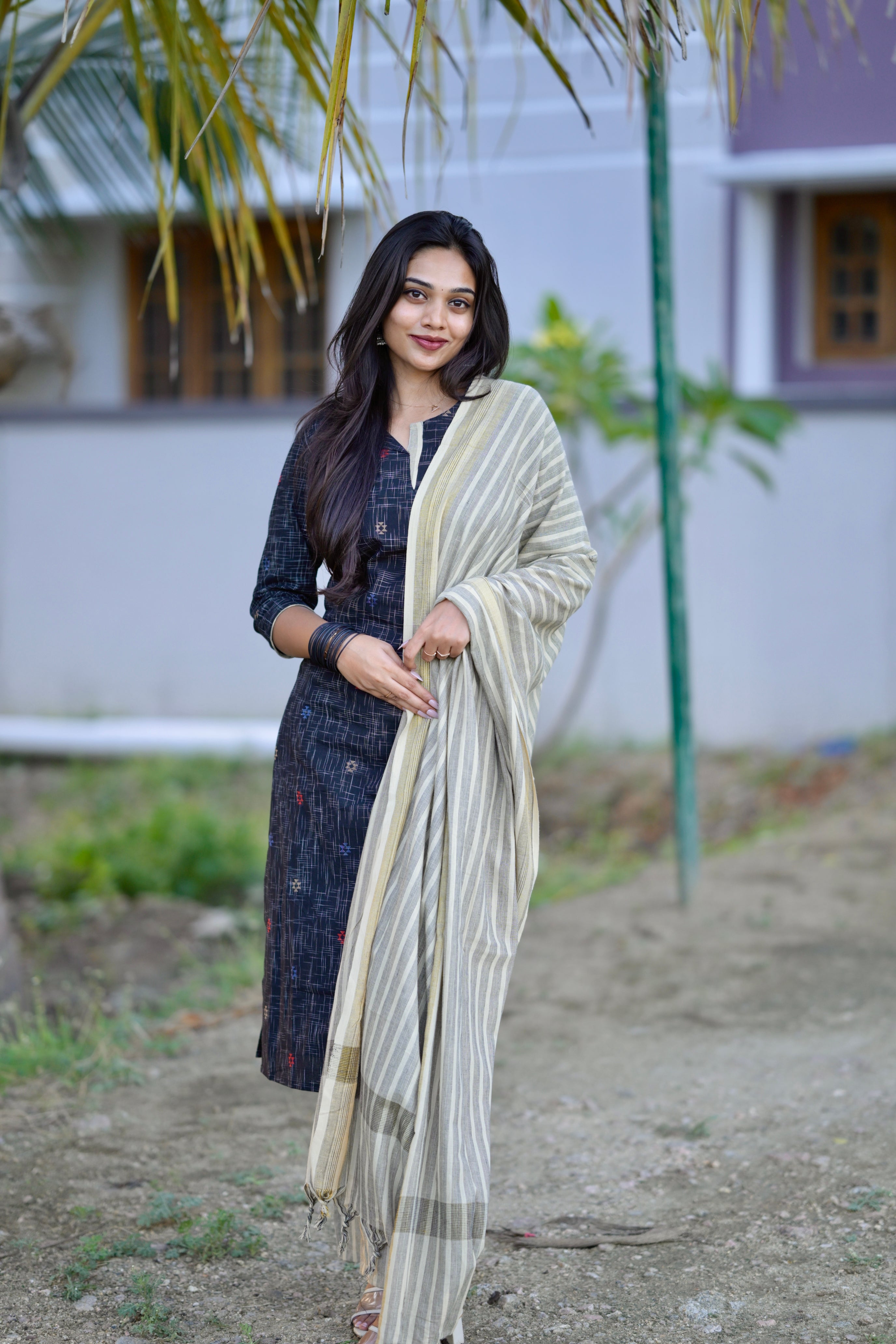 Kaali - handloom cotton suit set in black & cream