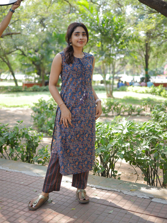 Tanziya - ajrakh handblock printed cotton kurta set in blue and red