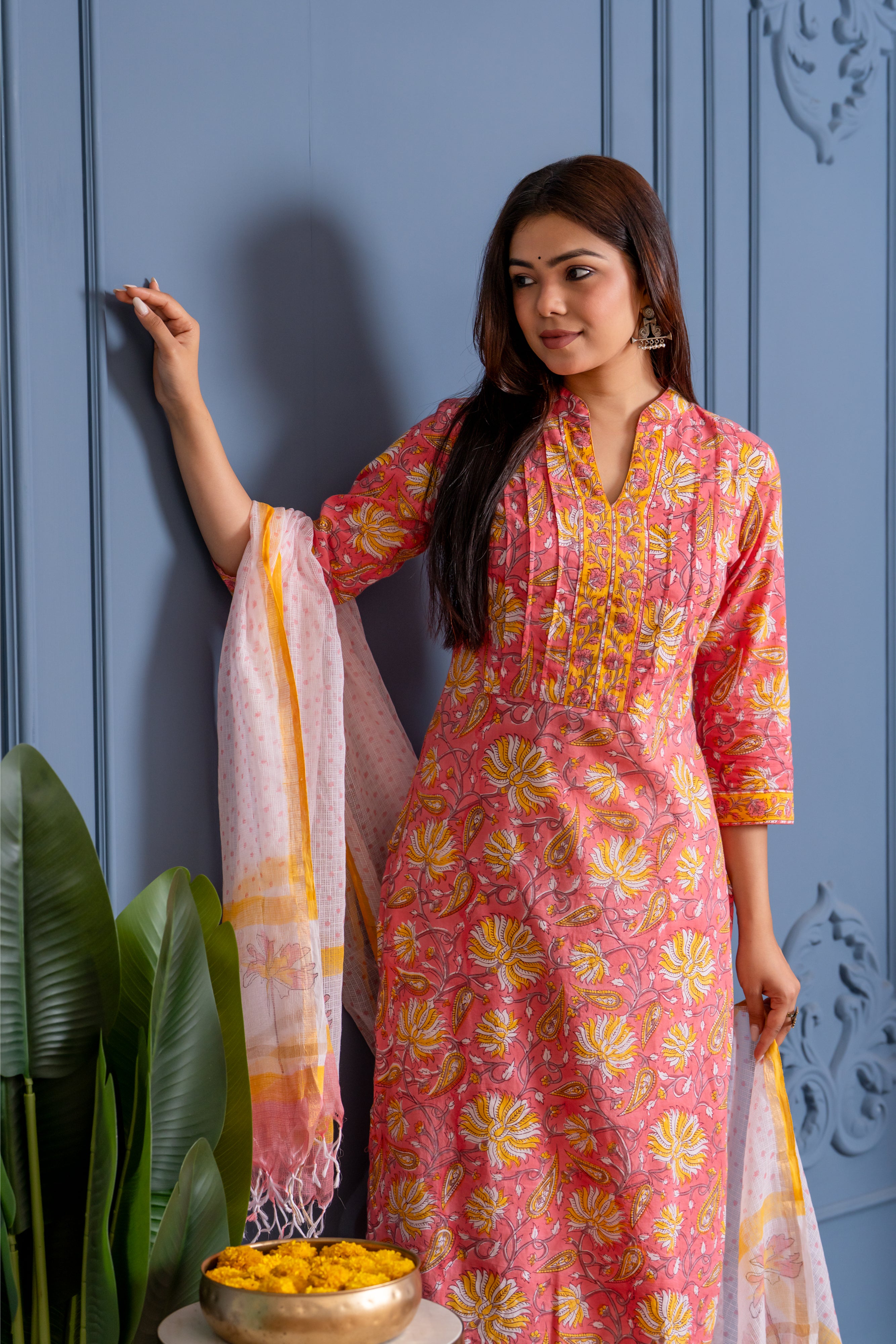Barsa - handblocked printed cotton suit set in pink and white