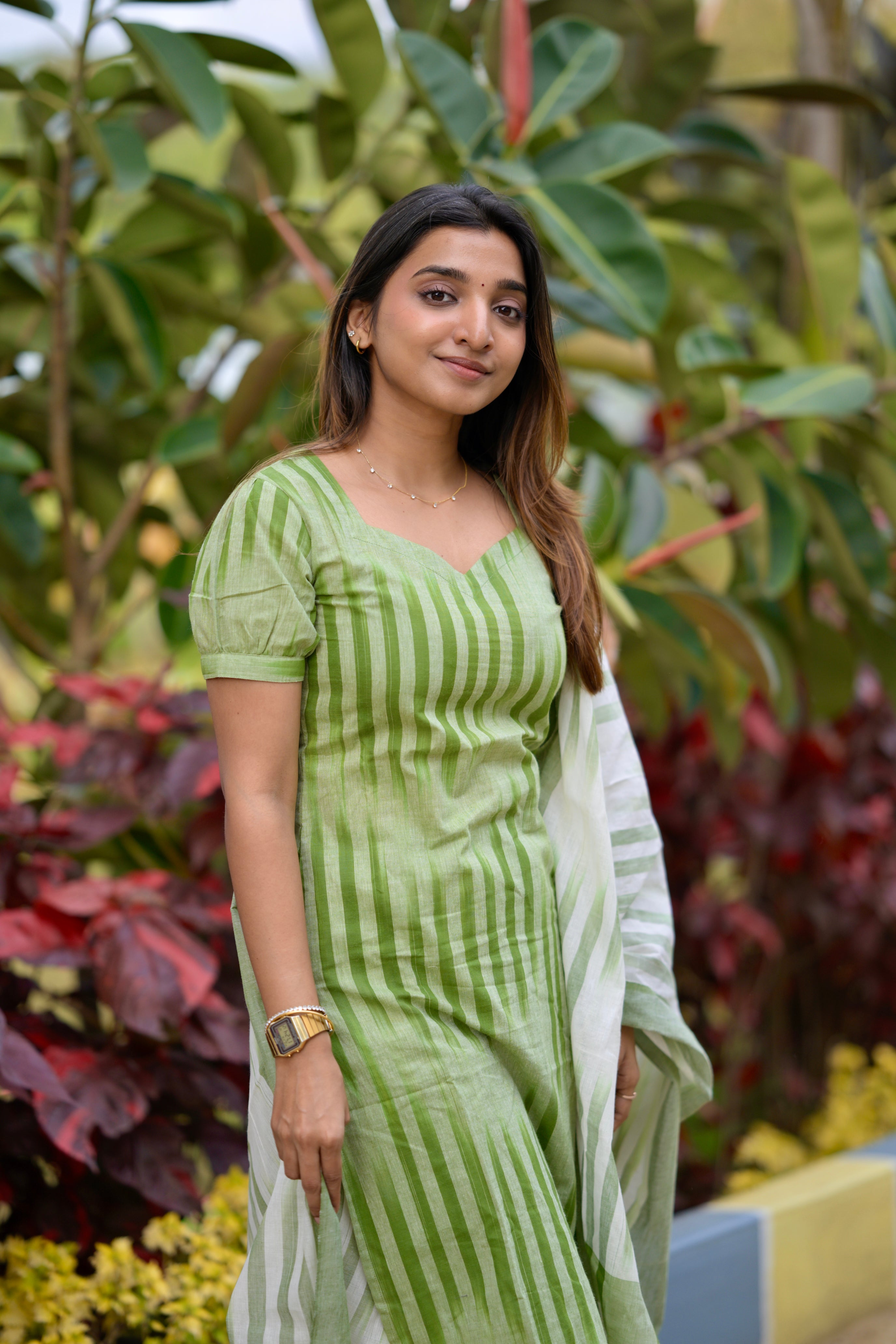 Kayal ( green ) - ikkat handloom cotton suit set with dupatta in green colour