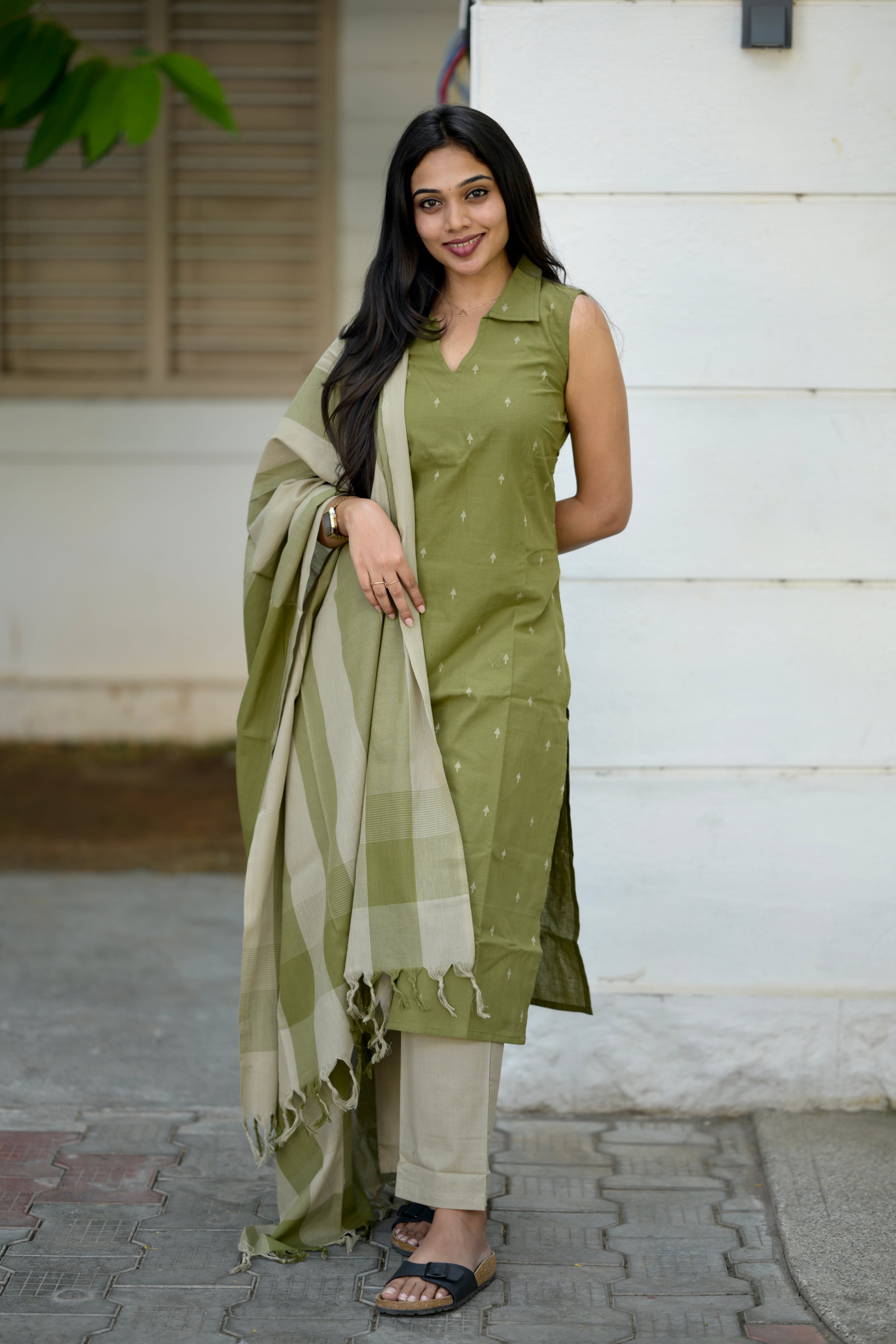 Radhya (green) - handloom cotton suit set in green