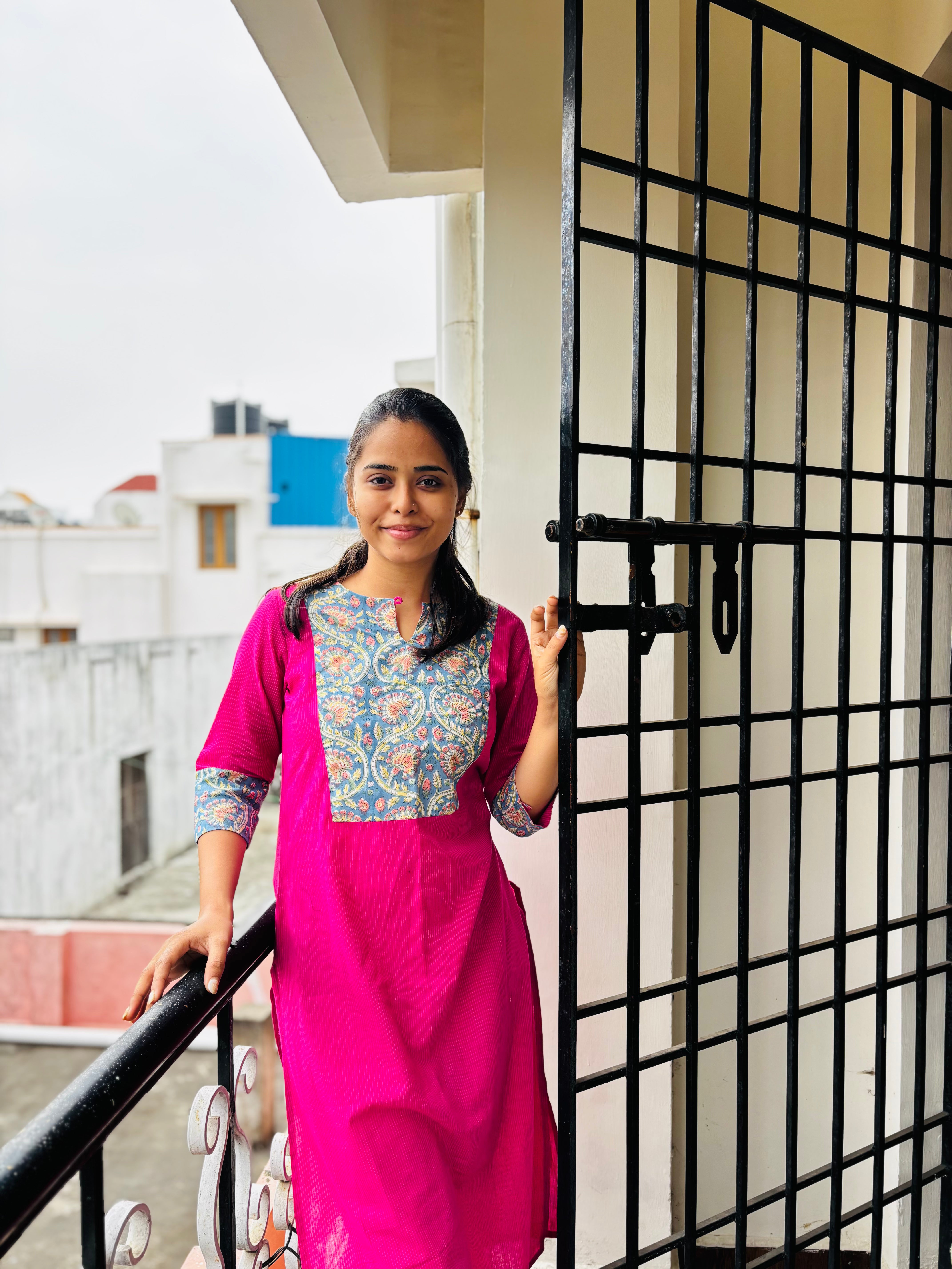 Pattern kurti 40- Handloom cotton kurti in magenta pink