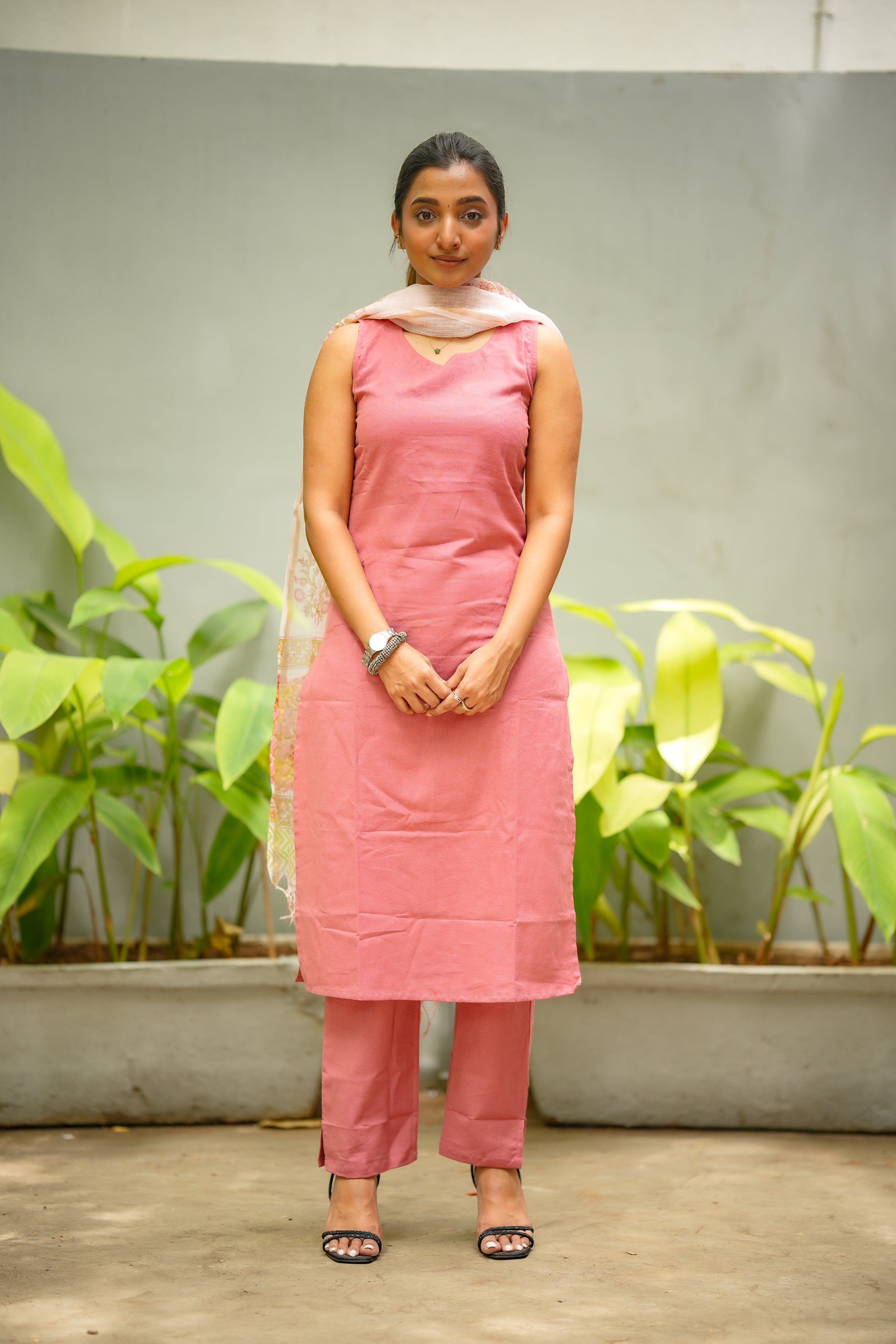 Jessie - linen cotton flex kurta set in dusty pink with mughal hand block printed kota doria dupatta