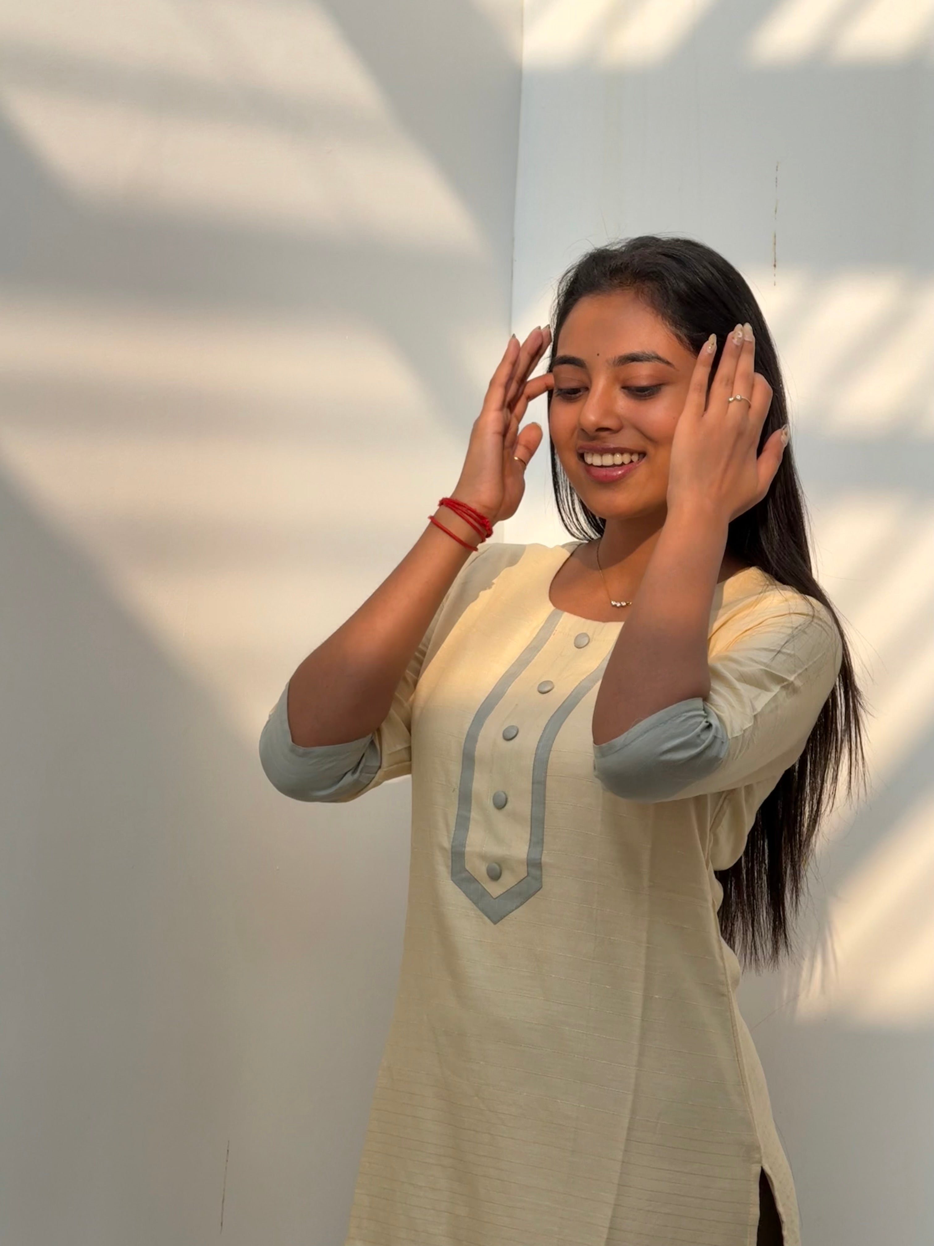 Pattern kurti 55- Handloom cotton kurti in pale yellow