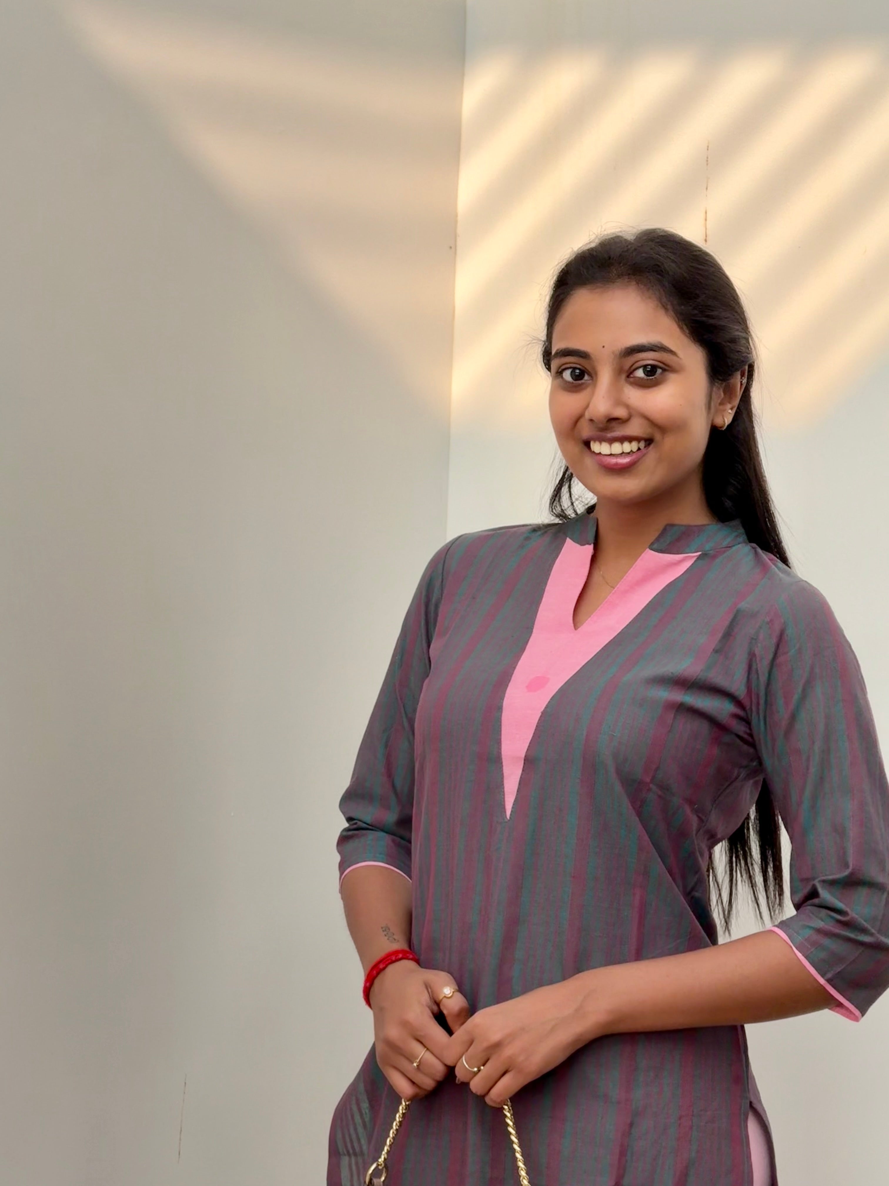 Pattern kurti 54- Handloom cotton kurti in dark grey & pink