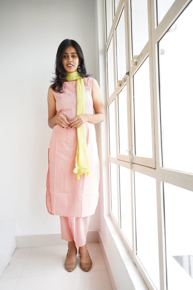 Oviya - handloom cotton with hand woven buttas suit set in baby pink with kota doria stole