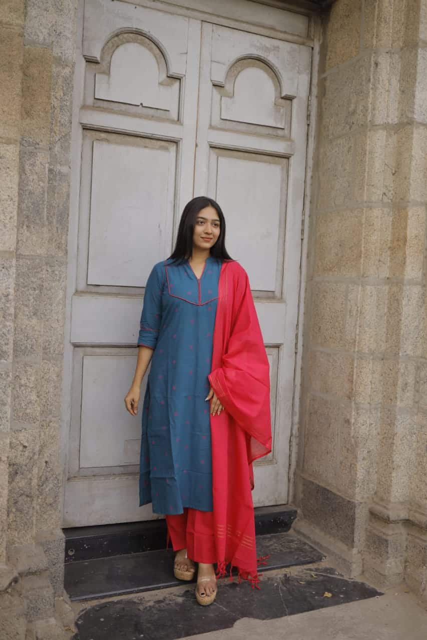 Poonguzhali (Blue) - Handloom cotton suit set in Blue and Red