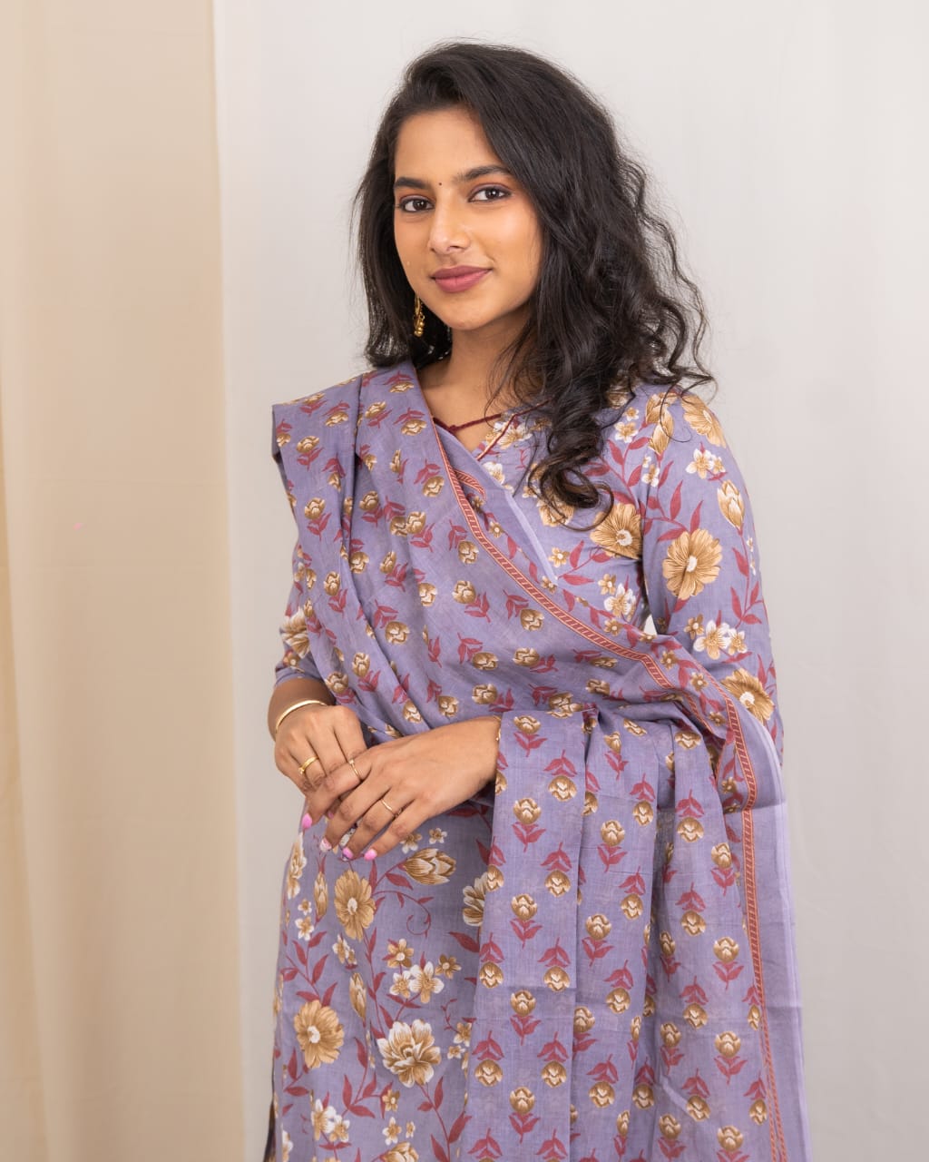 Aarvi - Floral handblock printed suit set in purple