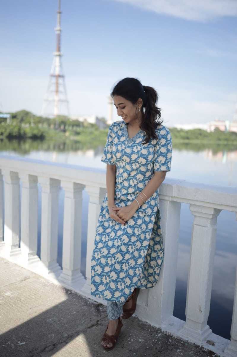 Debasmita - floral  hand block printed cotton kurta set in blue & white