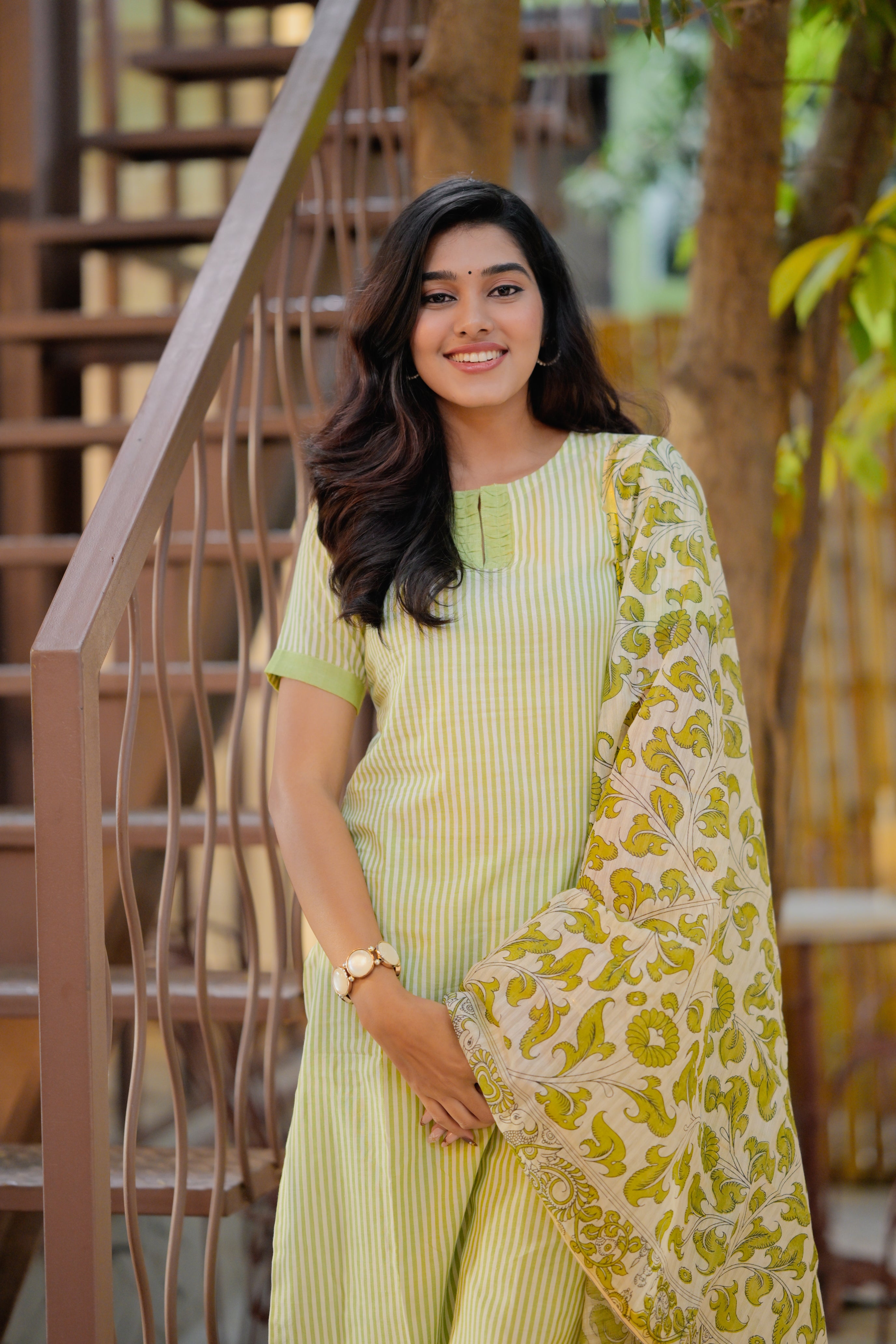 Barkavi ( apple green ) - handloom cotton suit set with pen kalamkari dupatta in green