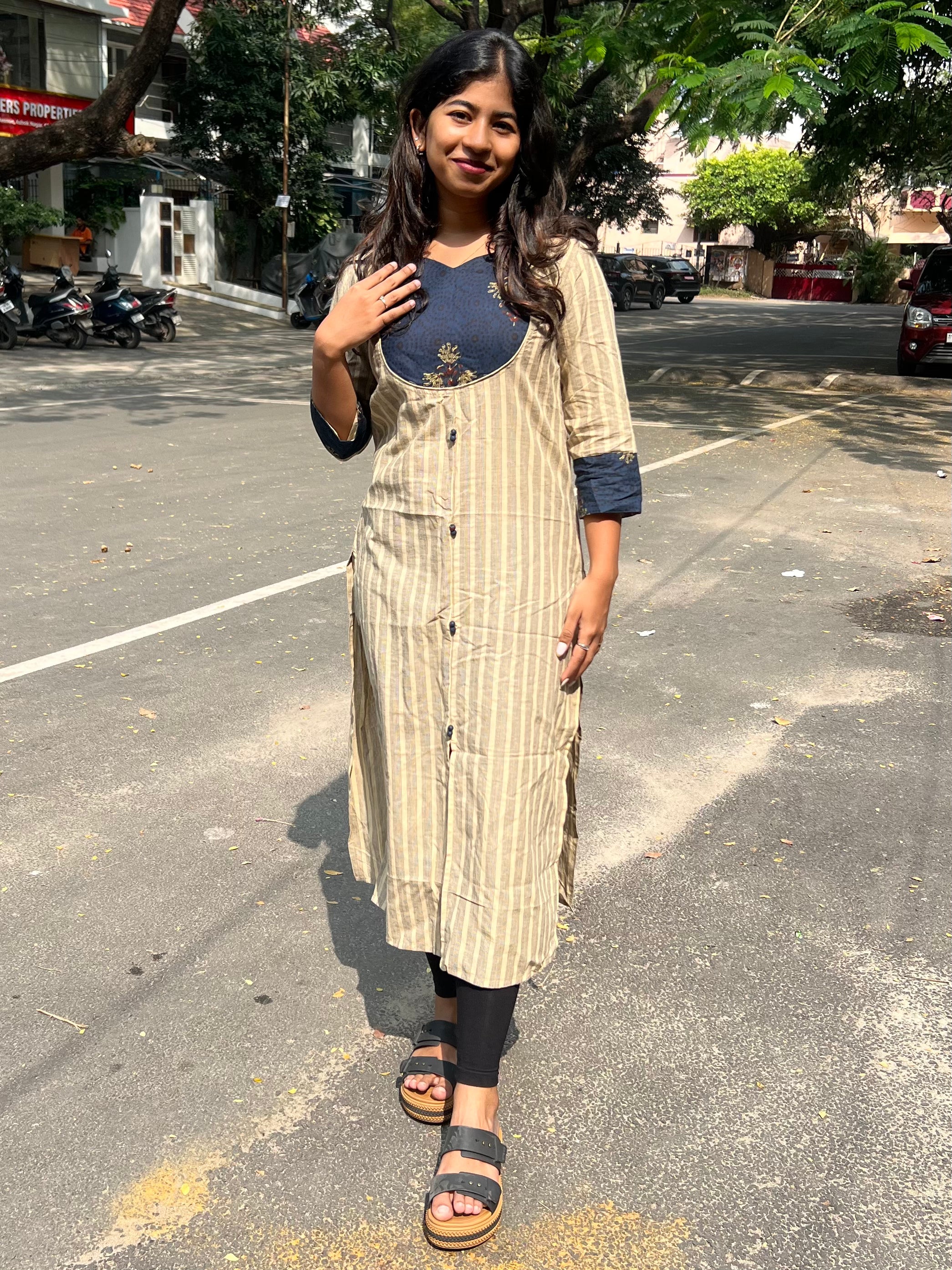 Pattern kurti 47- Handloom cotton kurti in cream and blue