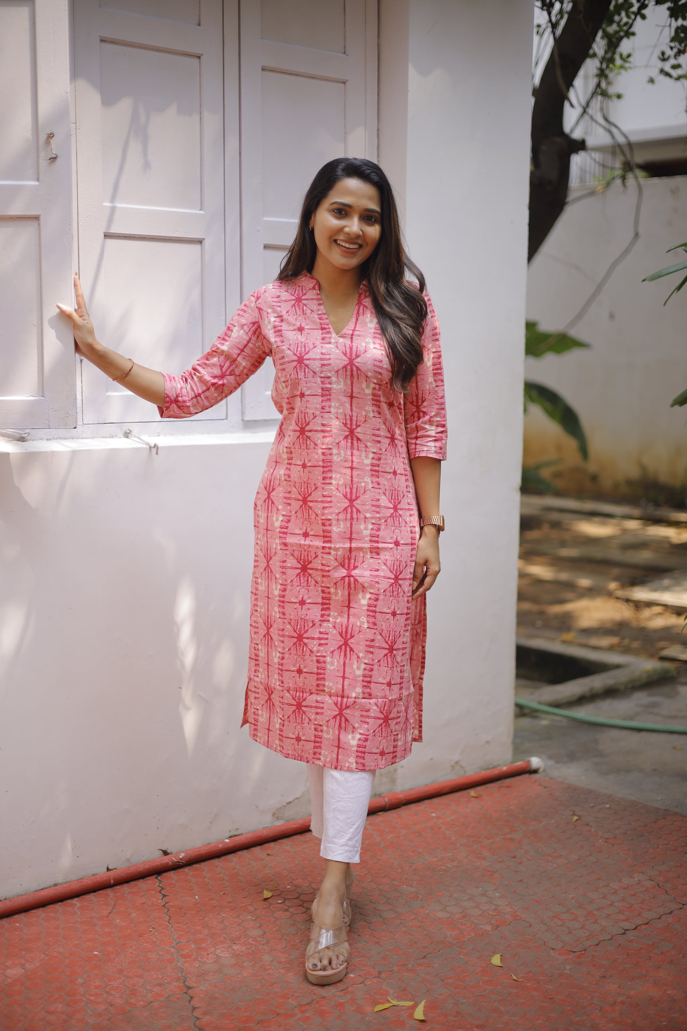 Kurti- 116 - abstract printed cotton kurti in pink