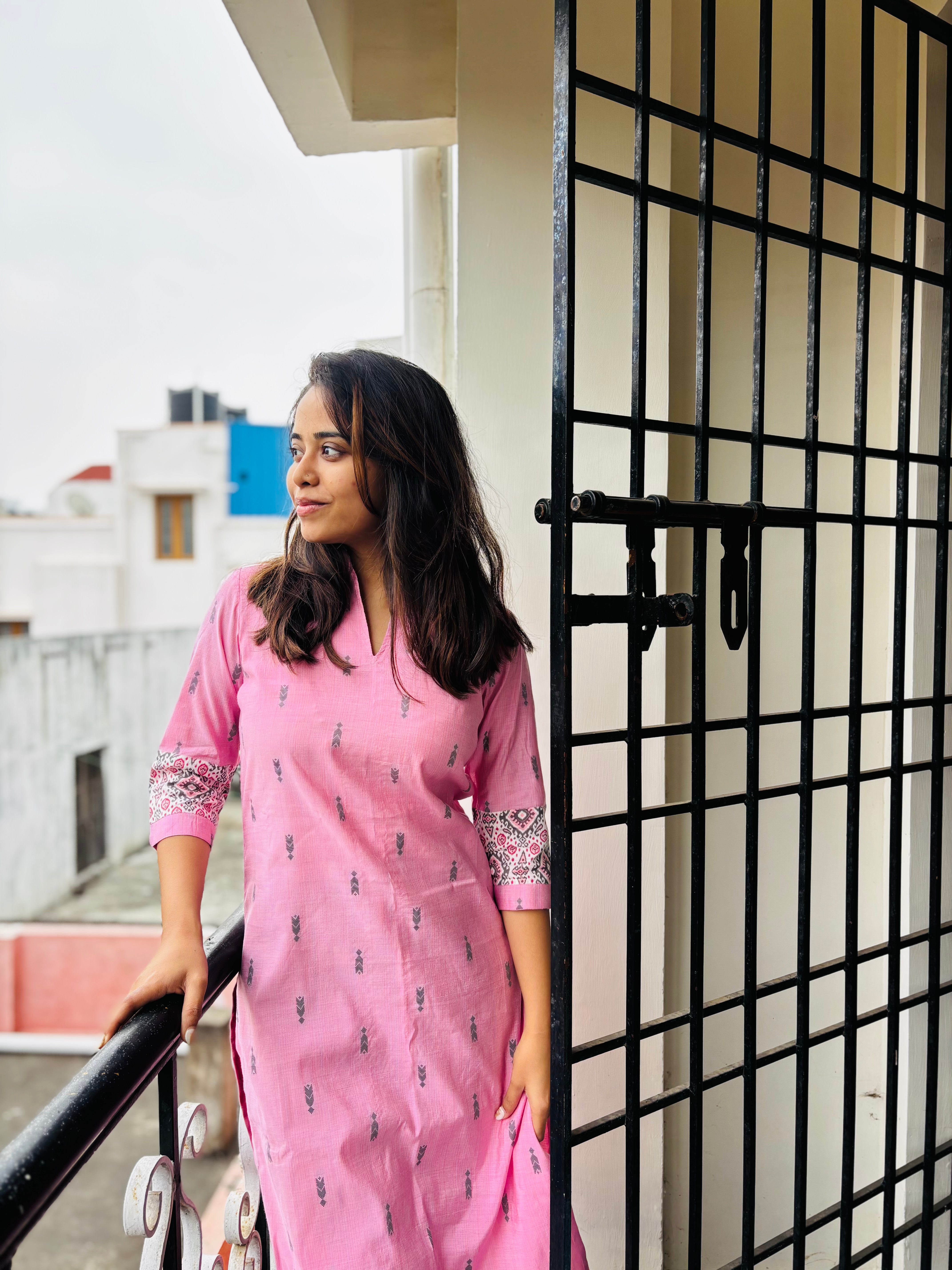 Pattern kurti 39- Handloom cotton kurti in baby pink