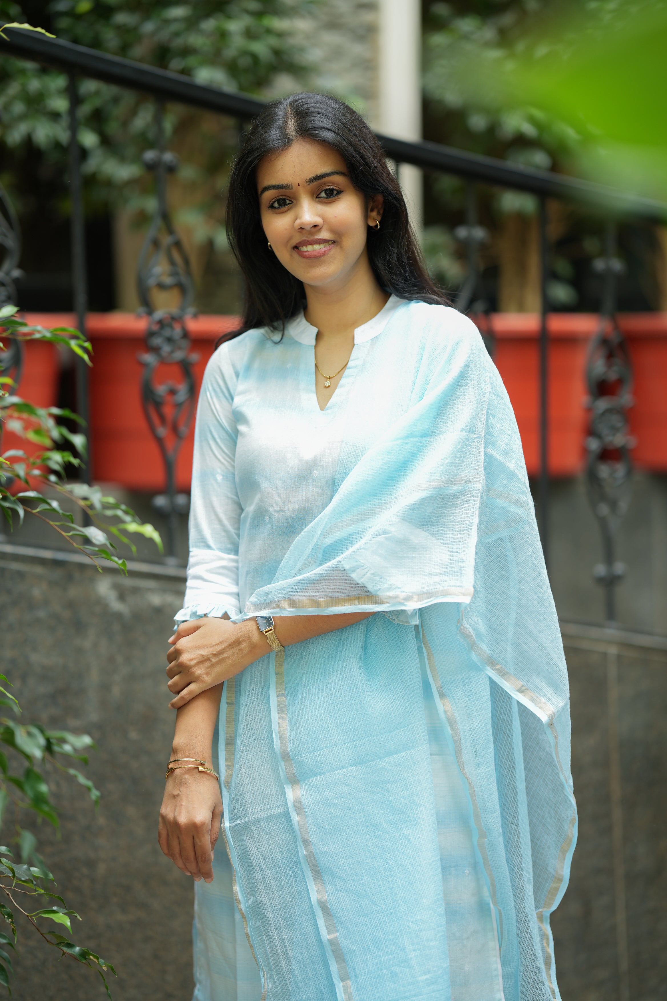 Yogitha (blue ) - handloom cotton kurta with kota dupatta with zari detail in blue