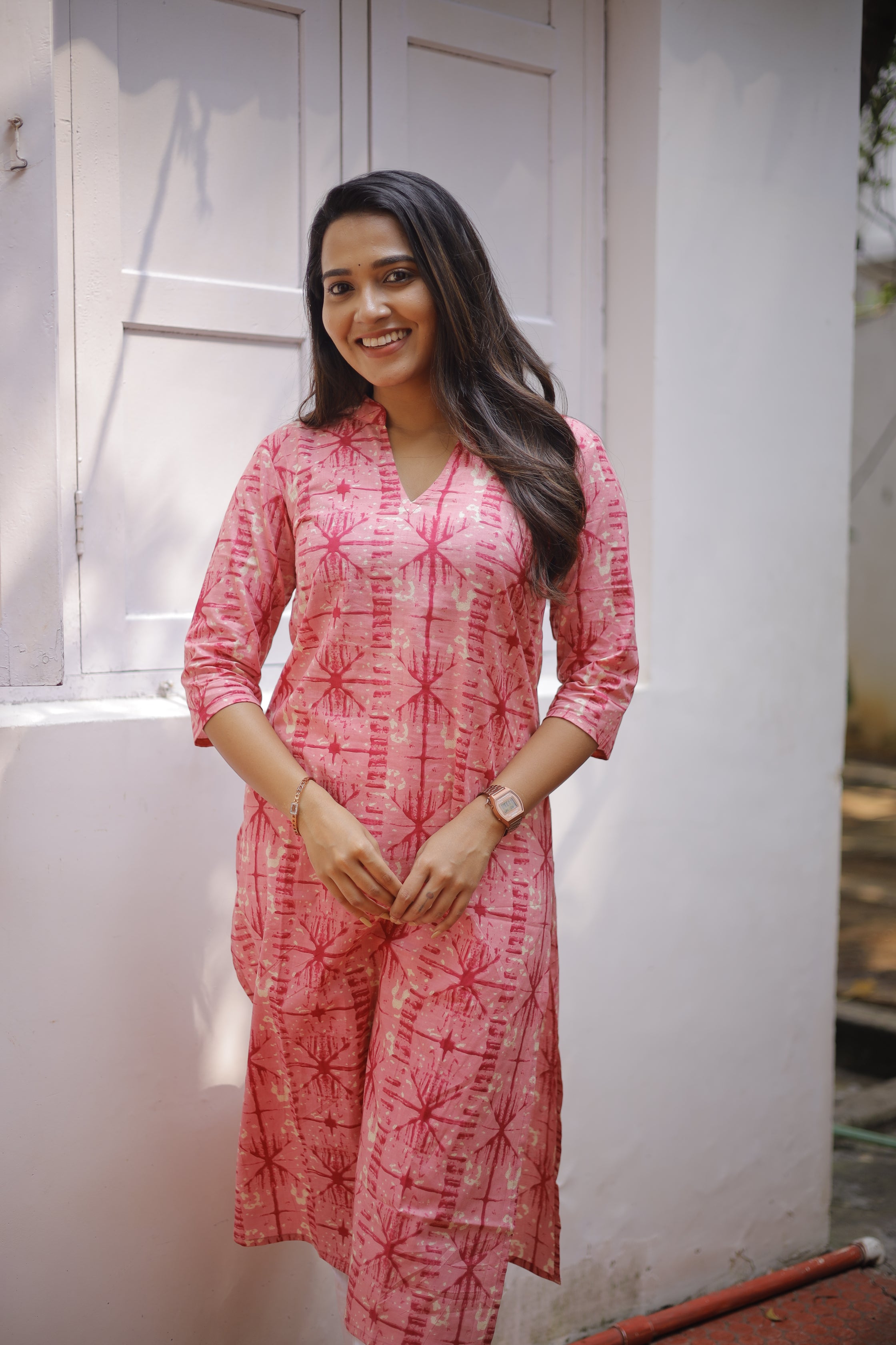 Kurti- 116 - abstract printed cotton kurti in pink