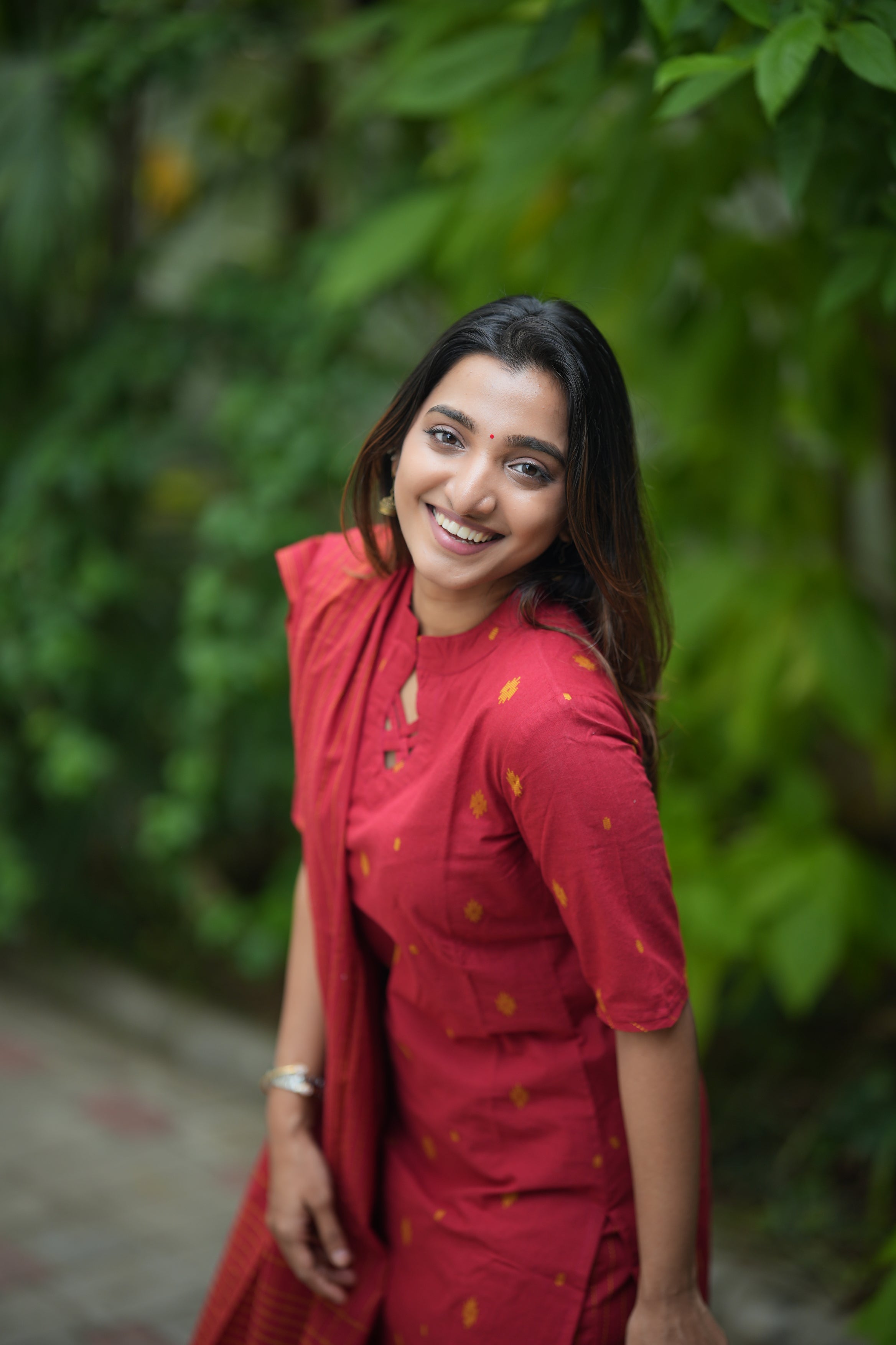 Sindoorika (red) - handloom cotton suit set in vermillion red