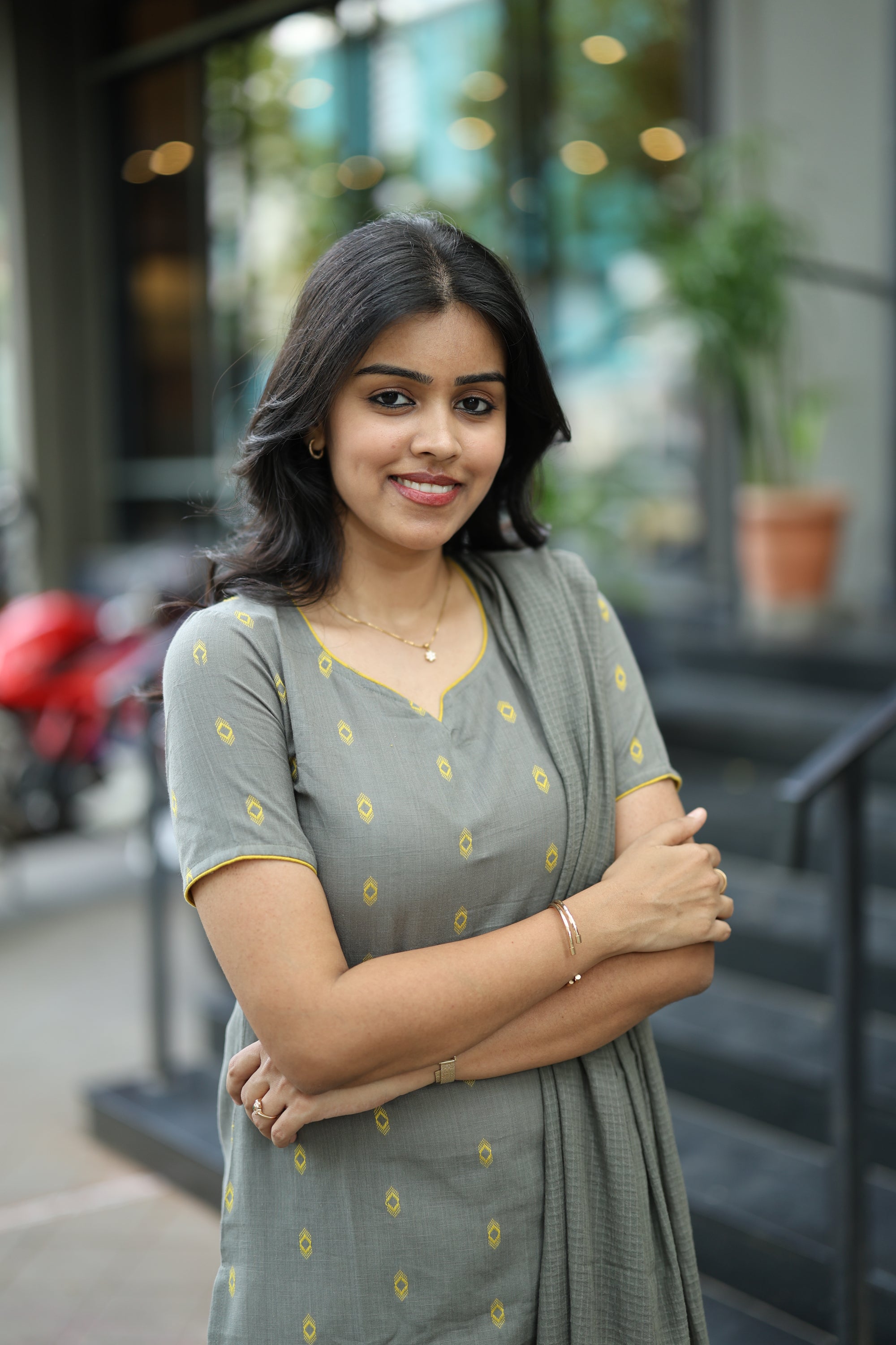 Prajina - handloom cotton suit set in grey colour